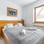 Noclegi SIUSTER z widokiem na góry - świetna lokalizacja, blisko Term Bukovina oraz stoków! - w okresie zimowym śniadania oraz obiady serwowane są w obiekcie 120m dalej Bukowina Tatrzańska
