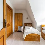 Noclegi SIUSTER z widokiem na góry - świetna lokalizacja, blisko Term Bukovina oraz stoków! - w okresie zimowym śniadania oraz obiady serwowane są w obiekcie 120m dalej 3* Bukowina Tatrzańska