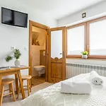 Noclegi SIUSTER z widokiem na góry - świetna lokalizacja, blisko Term Bukovina oraz stoków! - w okresie zimowym śniadania oraz obiady serwowane są w obiekcie 120m dalej 3* Bukowina Tatrzańska