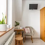 Bed and breakfast Noclegi SIUSTER z widokiem na góry - świetna lokalizacja, blisko Term Bukovina oraz stoków! - w okresie zimowym śniadania oraz obiady serwowane są w obiekcie 120m dalej