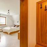 Bed and breakfast Noclegi SIUSTER z widokiem na góry - świetna lokalizacja, blisko Term Bukovina oraz stoków! - w okresie zimowym śniadania oraz obiady serwowane są w obiekcie 120m dalej