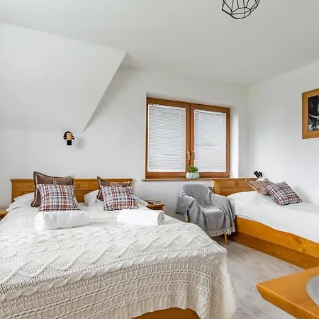 Siuster Z Widokiem Na Gory - Swietna Lokalizacja, Blisko Term Bukovina - W Sniadania Serwowane Sa W Obiekcie 120m Dalej Bed & Breakfast 3*