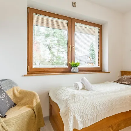 Bed and breakfast Noclegi SIUSTER z widokiem na góry - świetna lokalizacja, blisko Term Bukovina oraz stoków! - w okresie zimowym śniadania oraz obiady serwowane są w obiekcie 120m dalej