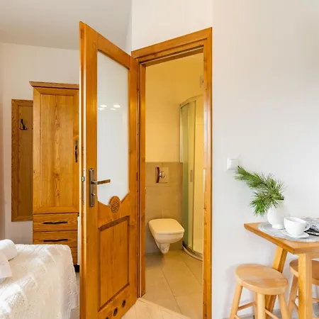 Siuster Z Widokiem Na Gory - Swietna Lokalizacja, Blisko Term Bukovina - W Sniadania Serwowane Sa W Obiekcie 120m Dalej Bed & Breakfast Bukowina Tatrzańska